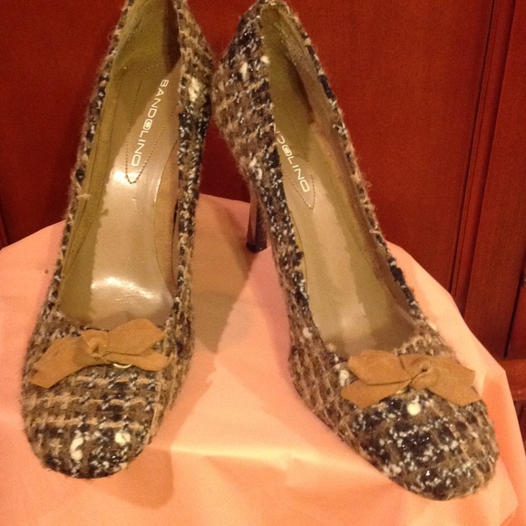 Bandolino Shoes - Bandolino Neutral Tweed Heels NWOT